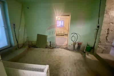 Casă cu 8 camere cu Teren 485 Mp în Central - 53