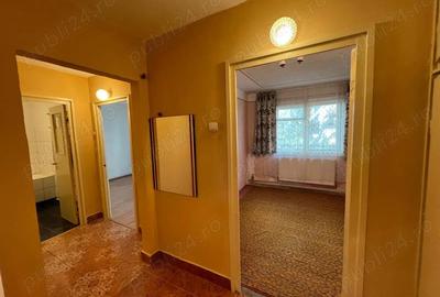 Apartament 3 camere - Micro 16 Str. Sanatatii - 10