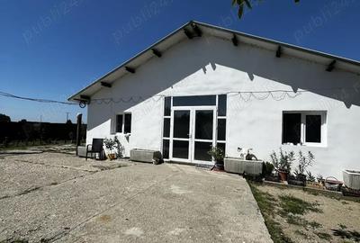 Spațiu comercial, de 672 mp, în Poiana - 4