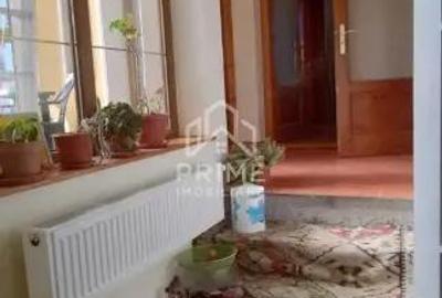 Casă cu 3 camere cu Teren 398 Mp în Central - 1