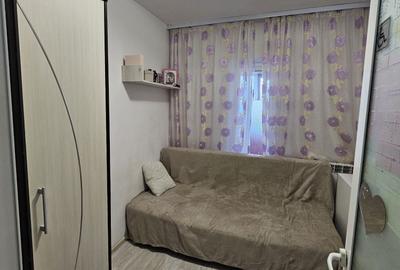 Apartament cu 3 camere decomandat în C5 - 8