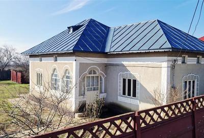 Casă individuală cu 3 camere cu Canalizare în Brădești - 1