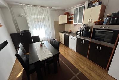 Apartament cu 3 camere decomandat în Central - 2