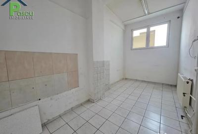 Spațiu comercial, de 80 mp, în 1 Decembrie 1918 - 4