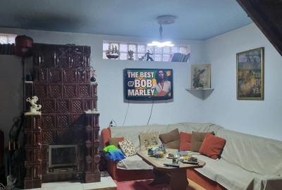 Casă cu 4 camere cu Teren 240 Mp în Surducu Mic - 1
