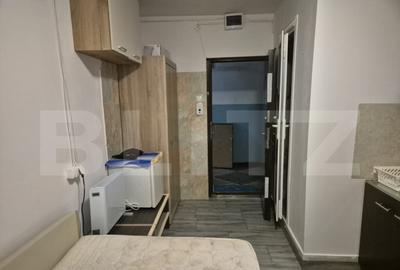 Camera de inchiriat, cu baie eleganta si mica chicineta, zon - 6