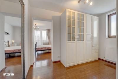 Casă cu 7 camere cu Teren 300 Mp în Ghencea - 4