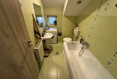 1 Decembrie  2 Camere Bloc 2014 Caramida 52 Mp Loc Parcacare 15 Min Metrou - 5