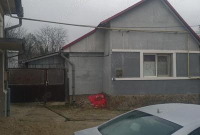 Casă cu 3 camere în Central - 1