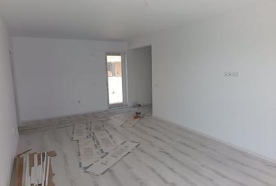 Apartament cu 2 camere decomandat în Popas Păcurari