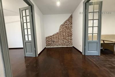 Apartament cu 3 camere semidecomandat, mobilat în 13 Septembrie - 2