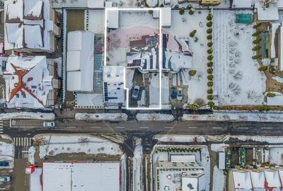 Casă cu 9 camere cu Teren 650 Mp în Tractorul - 3