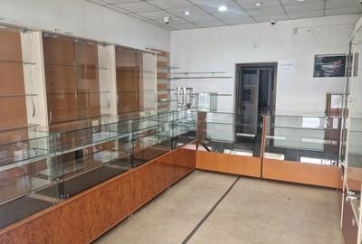 Spațiu comercial, de 60 mp, în Exterior Vest