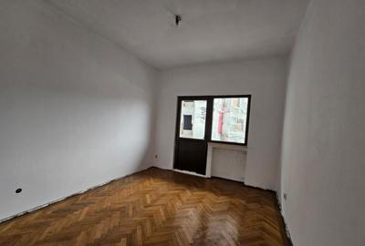 Apartament cu 2 camere nedecomandat, mobilat în Centrul Istoric