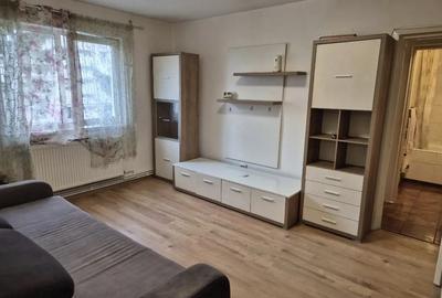 Inchiriez apartament 2 Florilor - 3