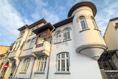 Casă individuală cu 5 camere cu Canalizare în Universitate - 1