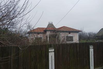 Casă cu 4 camere în Central - 4