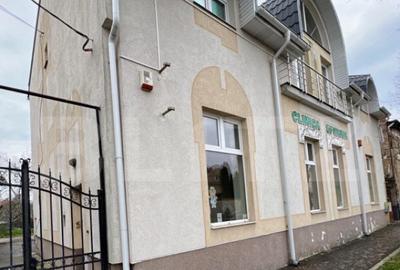 Casa de vanzare , anterior clinica medicala , 1174mp, 30 cam - 1