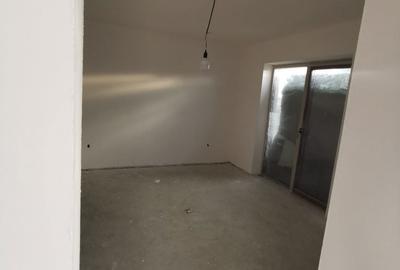 Casă cu 4 camere în Central - 2