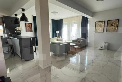 Casă cu 5 camere cu Teren 798 Mp în Central