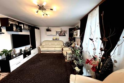 Apartament cu 3 camere decomandat în Târgu Cucu - 2