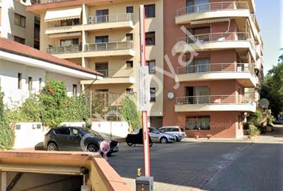 Inchiriez apt. 3 cam. zona Cartierul Francez-Sos. Nordului,Str. Virgil Madgearu.