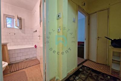 Apartament cu 2 camere decomandat în Tractorul - 15