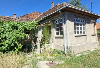 BRASADAS vinde casa 3 cam cu teren 5 ari in 14 Mai. - 2