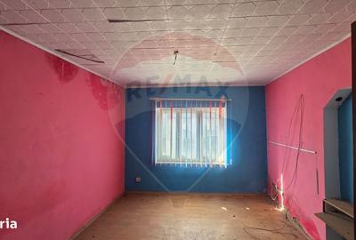 Casă cu 3 camere cu Teren 477 Mp în Central - 10