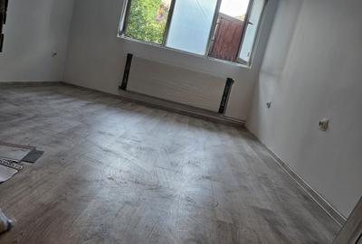 Apartament cu 2 camere decomandat în Piața Centrală - 6