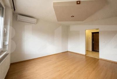 Garsonieră decomandată în UTA - 1