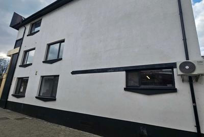 Spațiu comercial, de 900 mp, în Onești - 1