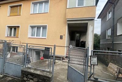 Casă cu 4 camere cu Teren 600 Mp în Central - 2