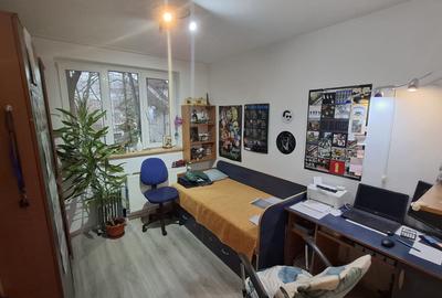 Apartament cu 4 camere decomandat în Titan - 18