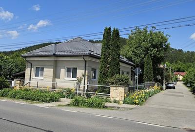 0% comision Casa cocheta 450 mp teren,  aflata in Vlaha, com Savadisla - 2