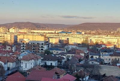 Apartament cu 3 camere decomandat în Ultracentral