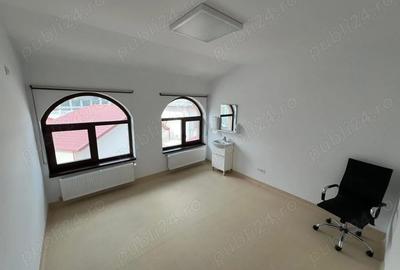 Spațiu comercial, de 180 mp, în Central - 3