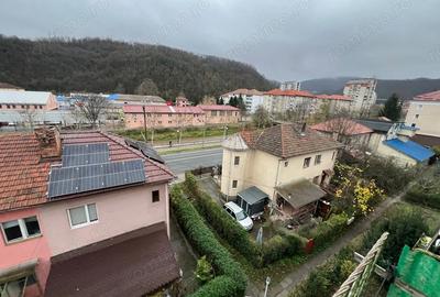 Proprietar vinde apartament 2 camere Universitate amenajat si mobilat et 4 pret 40.800 euro neg - 3