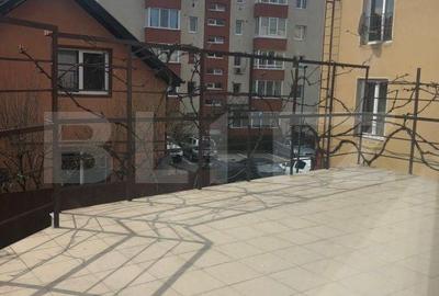 Spațiu comercial, de 155 mp, în Central - 4