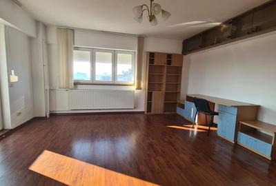 Apartament cu 3 camere decomandat, mobilat în Sud - 4