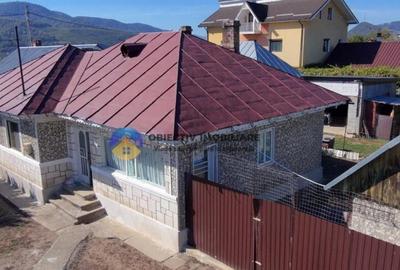 ???? Casa + Teren de Vanzare cu Vedere la Munte - 2