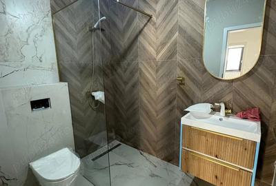 Apartament cu 2 camere decomandat în Eroii Revoluției