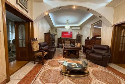 Apartament cu 4 camere semidecomandat în Central