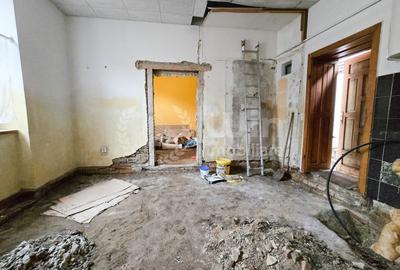 Casă individuală cu 2 camere cu Canalizare în Central - 5