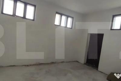 Spațiu comercial, de 200 mp, în Central - 3