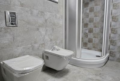 Casă cu 4 camere cu Teren 200 Mp în Central - 2
