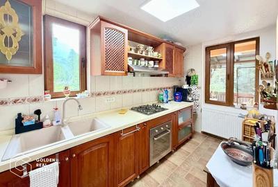 Vila de exceptie in Sinaia, mobilata, utilata, cu vedere superba Vila de exceptie in Sinaia, mobilata, utilata, cu vedere superba - 10