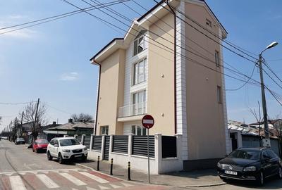 Casă individuală cu 12 camere cu Canalizare în Chitila - 2