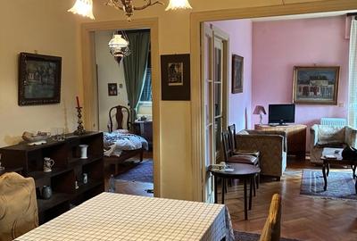 Apartament cu 3 camere semidecomandat în Ștefan cel Mare