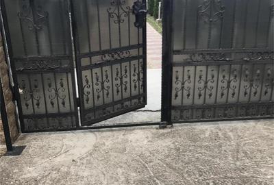 Casă cu Teren 240 Mp în Moreni - 2